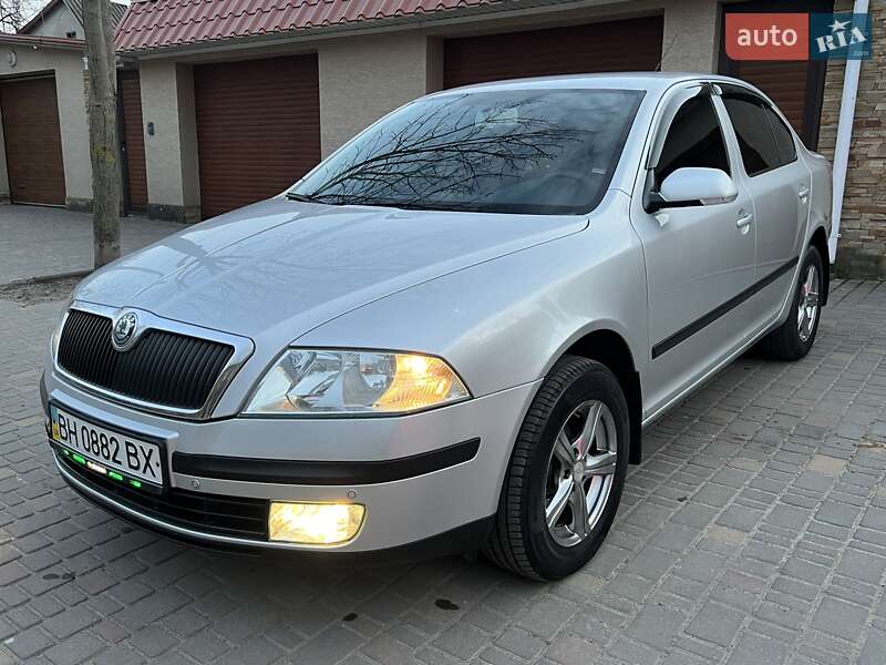 Лифтбек Skoda Octavia 2006 в Одессе