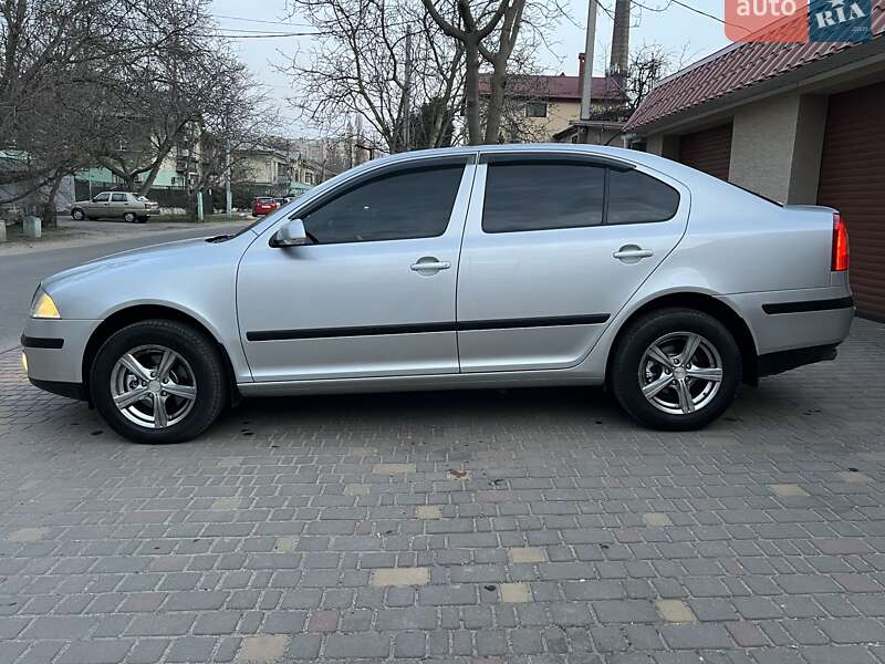 Лифтбек Skoda Octavia 2006 в Одессе