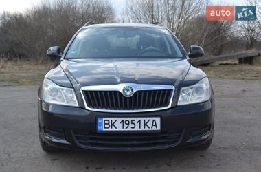 Универсал Skoda Octavia 2009 в Остроге