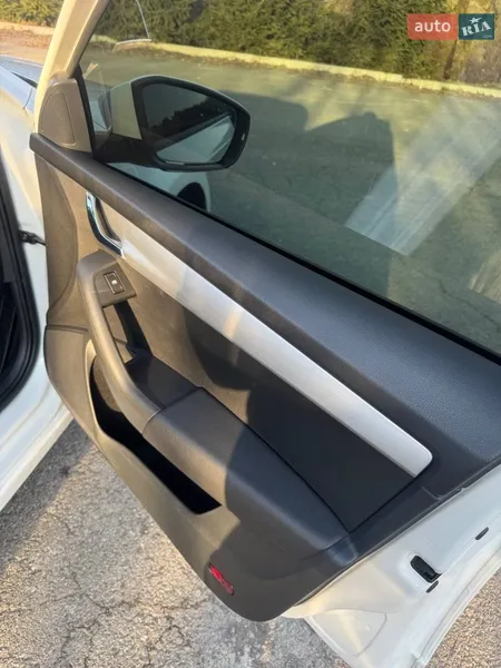 Skoda Octavia 2018 VIN TMBJG7NE8J0287442 фото оголошення 3 з 76