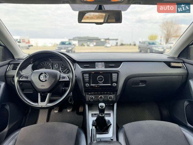 Универсал Skoda Octavia 2015 в Ужгороде