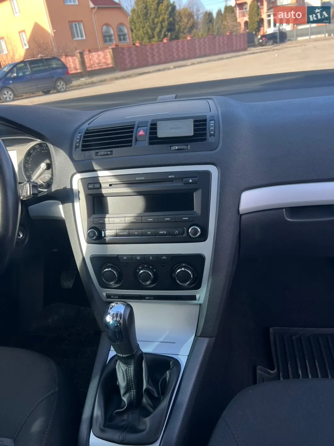2010 Skoda Octavia - мініатюра 14