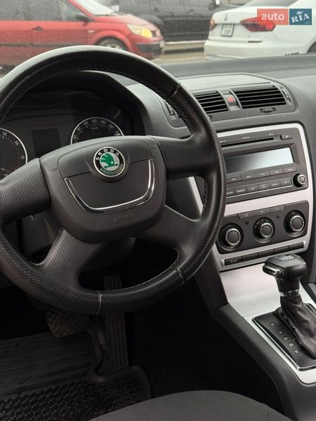 Ліфтбек Skoda Octavia 2010 в Дніпрі