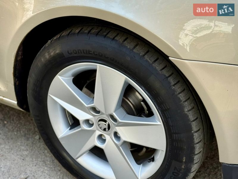 Лифтбек Skoda Octavia 2005 в Радомышле