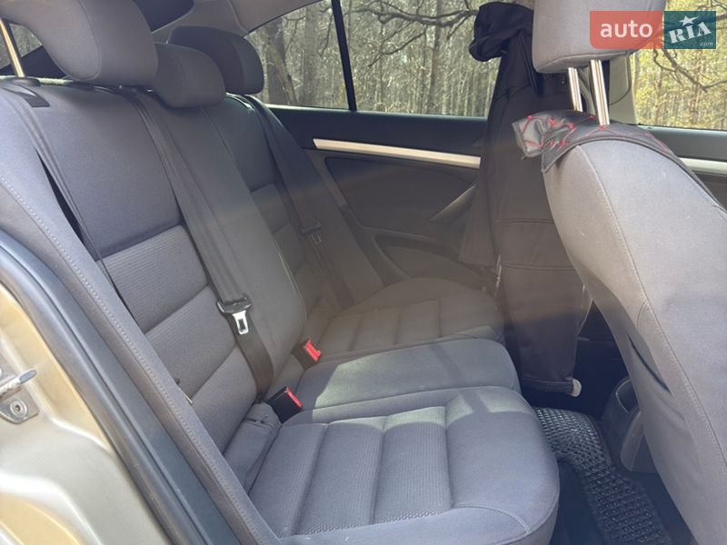 Лифтбек Skoda Octavia 2005 в Радомышле