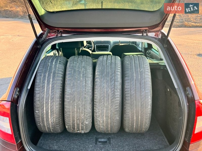 Универсал Skoda Octavia 2011 в Ромнах фото 15 Универсал Skoda Octavia 2011 в Ромнах