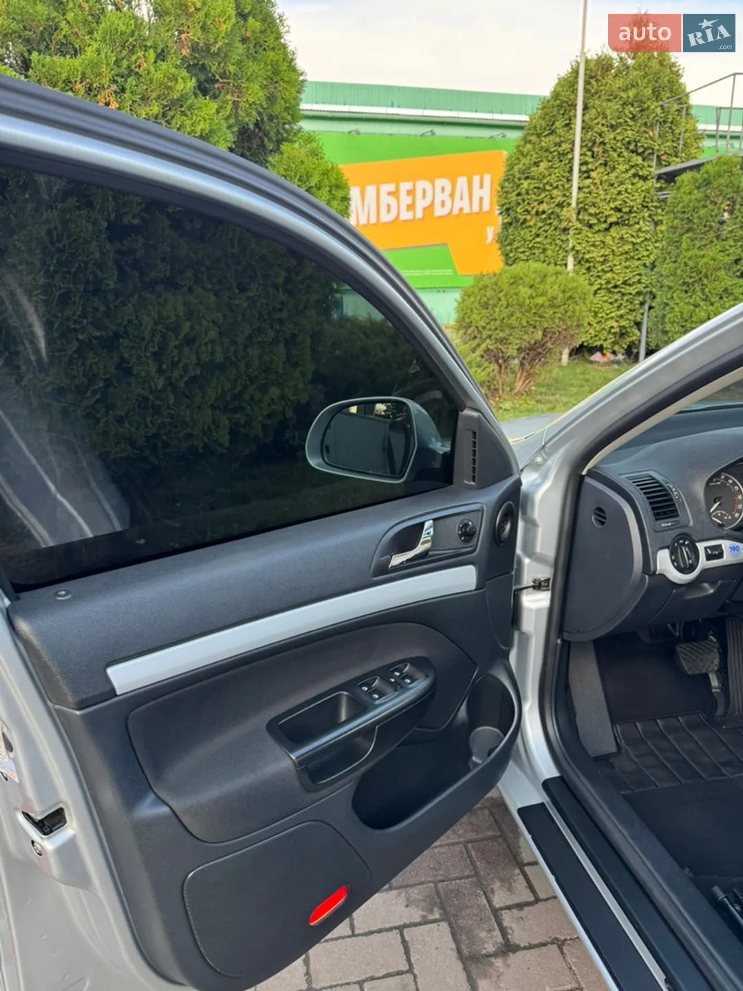 2010 Skoda Octavia - мініатюра 17