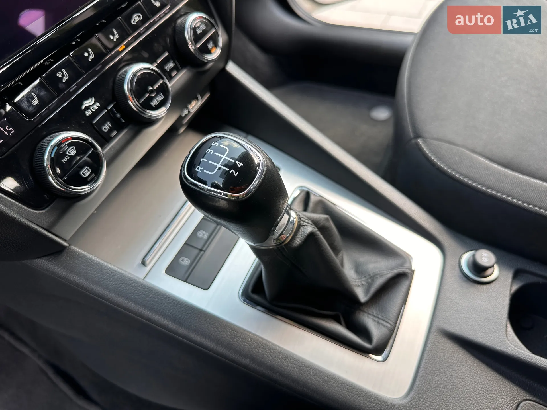 2019 Skoda Octavia - мініатюра 16