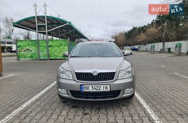 Универсал Skoda Octavia 2012 в Остроге