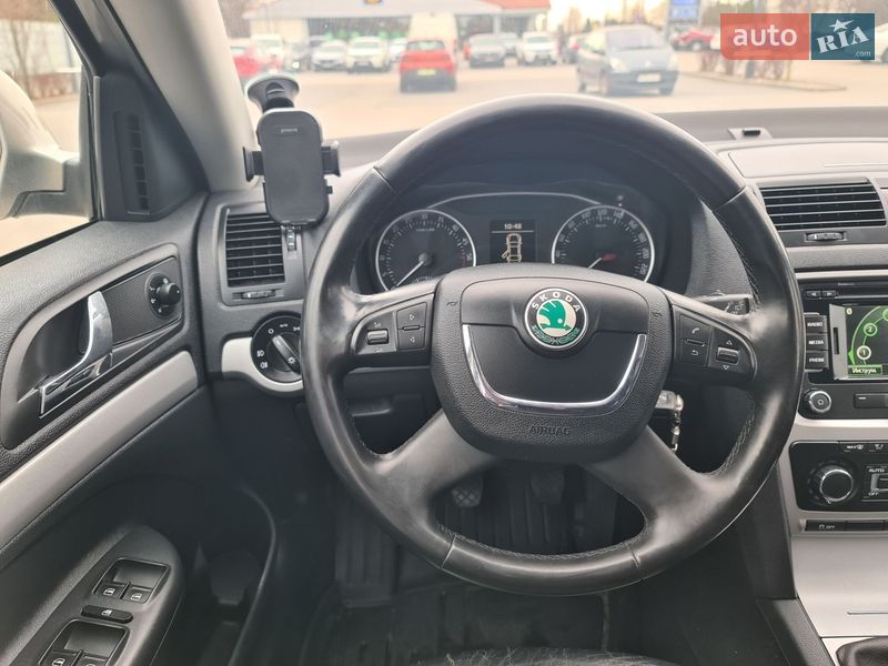 Универсал Skoda Octavia 2012 в Остроге