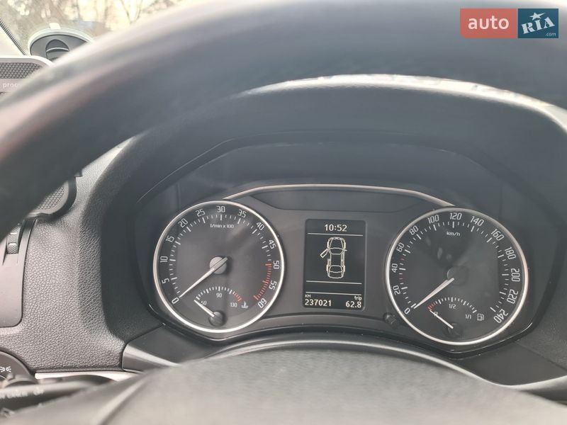 Универсал Skoda Octavia 2012 в Остроге