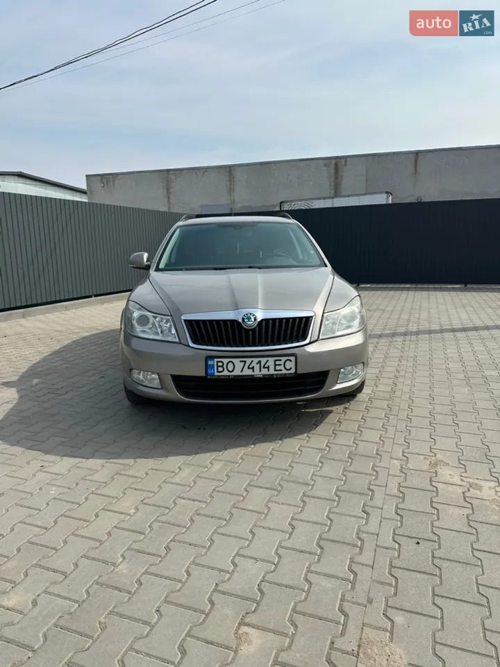 2010 Skoda Octavia - мініатюра 6