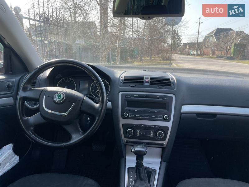 Универсал Skoda Octavia 2010 в Новомосковске