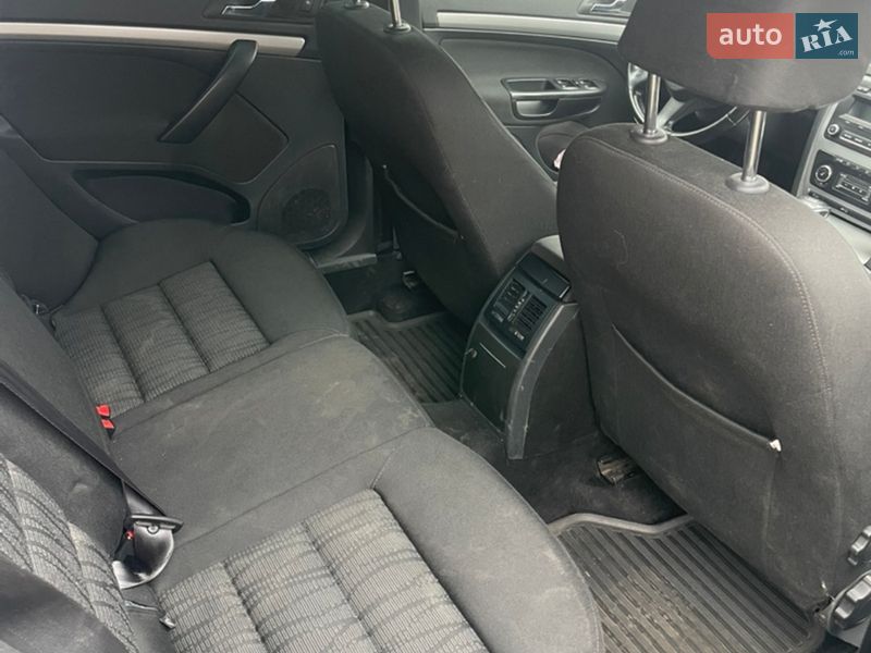 Универсал Skoda Octavia 2010 в Новомосковске