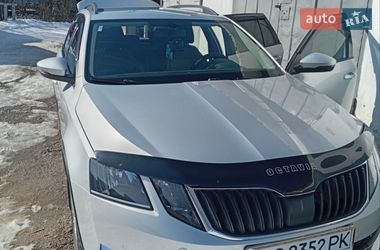Універсал Skoda Octavia 2018 в Бориславі