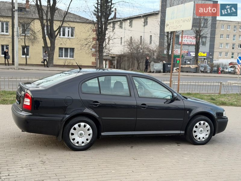 Лифтбек Skoda Octavia 2009 в Ровно