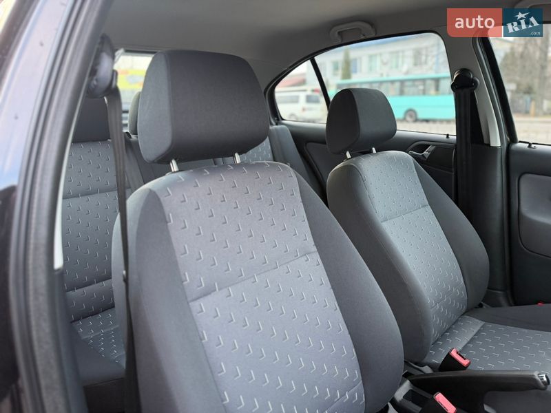 Лифтбек Skoda Octavia 2009 в Ровно