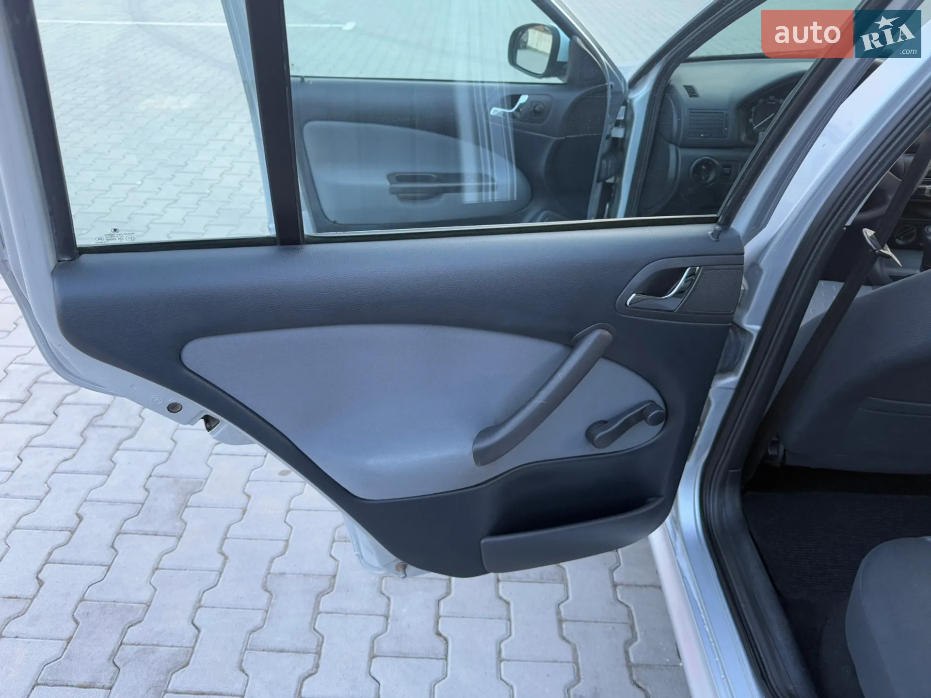 2010 Skoda Octavia - мініатюра 23