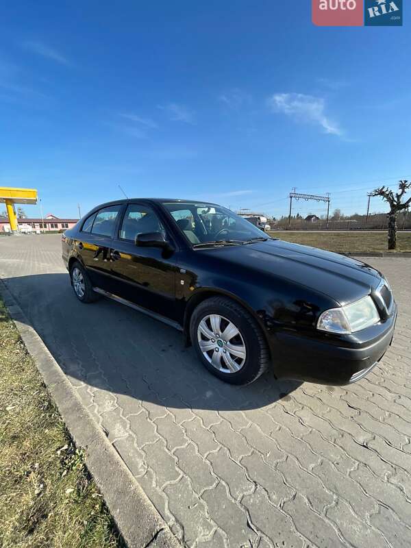 Лифтбек Skoda Octavia 2003 в Бродах
