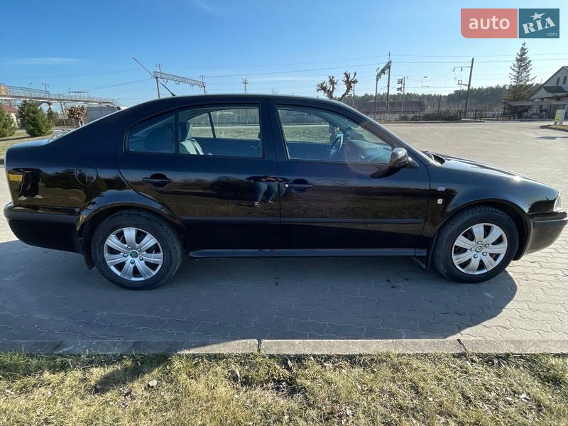 Лифтбек Skoda Octavia 2003 в Бродах