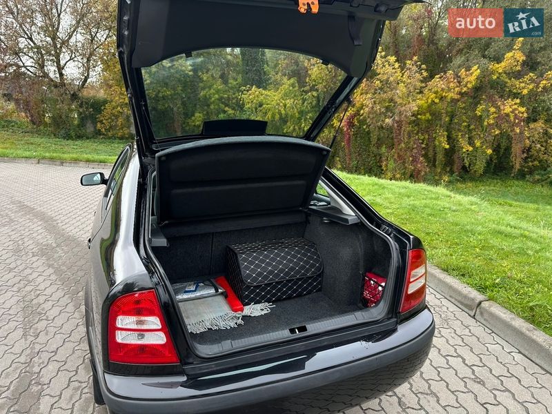 Лифтбек Skoda Octavia 2003 в Бродах