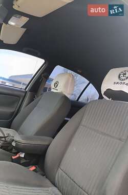 Ліфтбек Skoda Octavia 2003 в Синельниковому