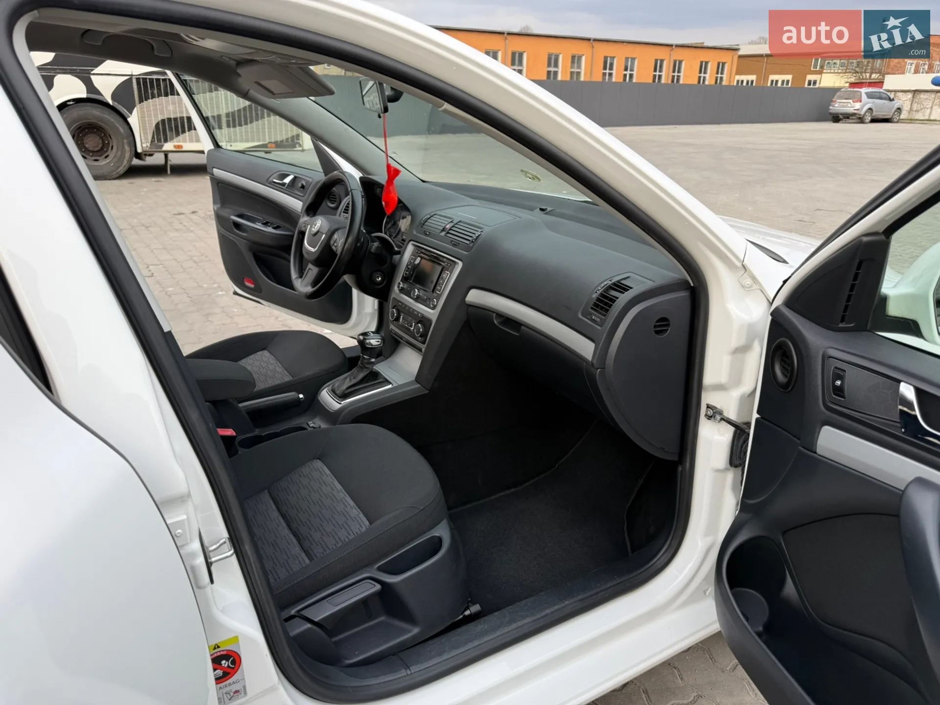 2012 Skoda Octavia - мініатюра 17