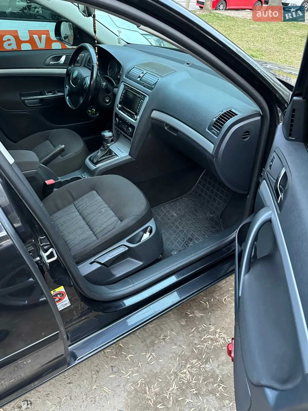 2011 Skoda Octavia - мініатюра 12