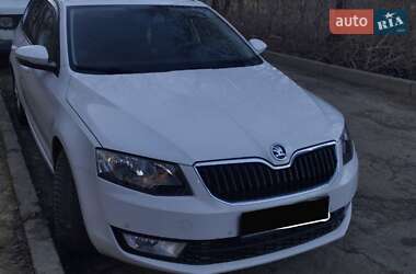 Універсал Skoda Octavia 2016 в Чернівцях