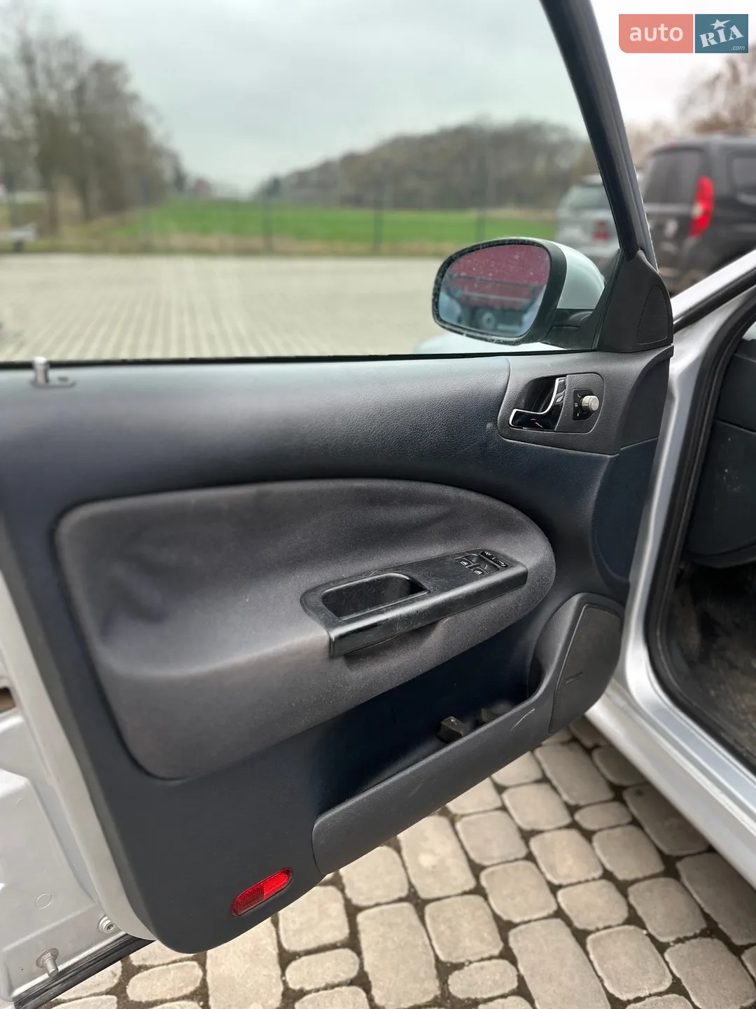 2010 Skoda Octavia - мініатюра 13