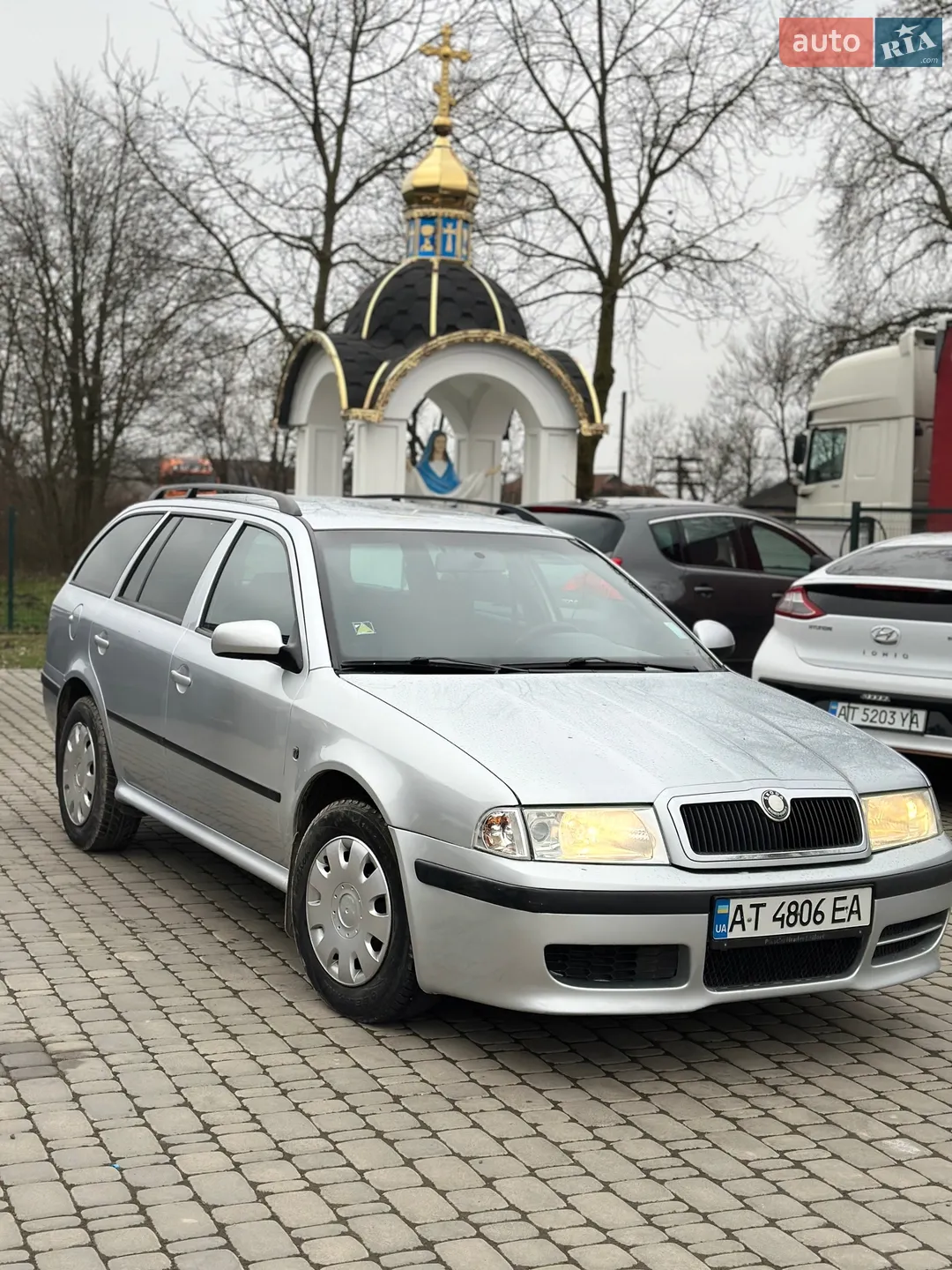 2010 Skoda Octavia - мініатюра 2