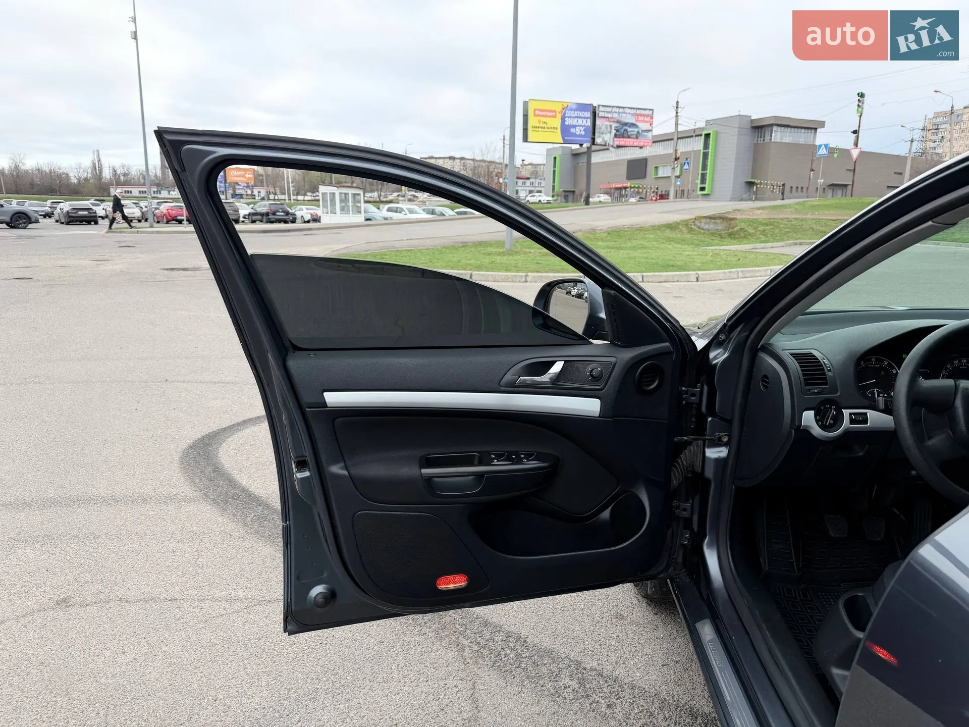 2010 Skoda Octavia - мініатюра 30