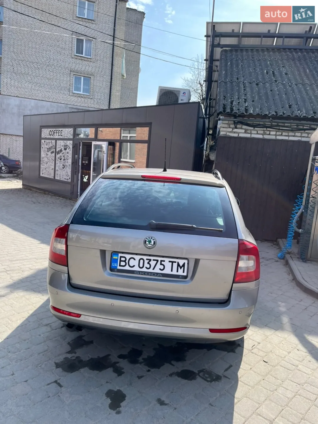 2010 Skoda Octavia - мініатюра 2