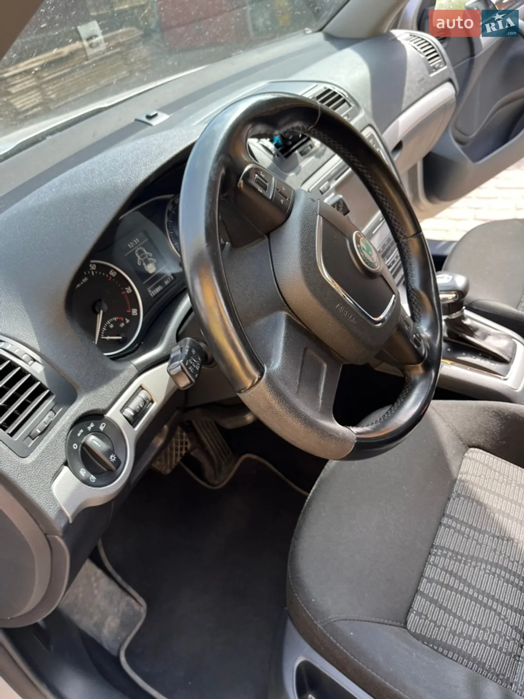 2010 Skoda Octavia - мініатюра 20