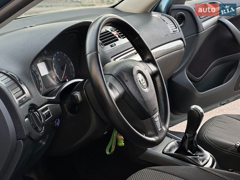 Лифтбек Skoda Octavia 2006 в Николаеве