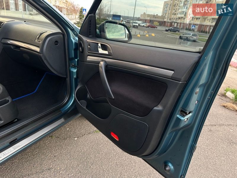 Лифтбек Skoda Octavia 2006 в Николаеве