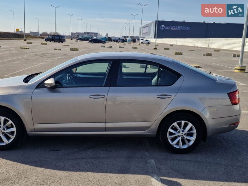 Лифтбек Skoda Octavia 2017 в Львове