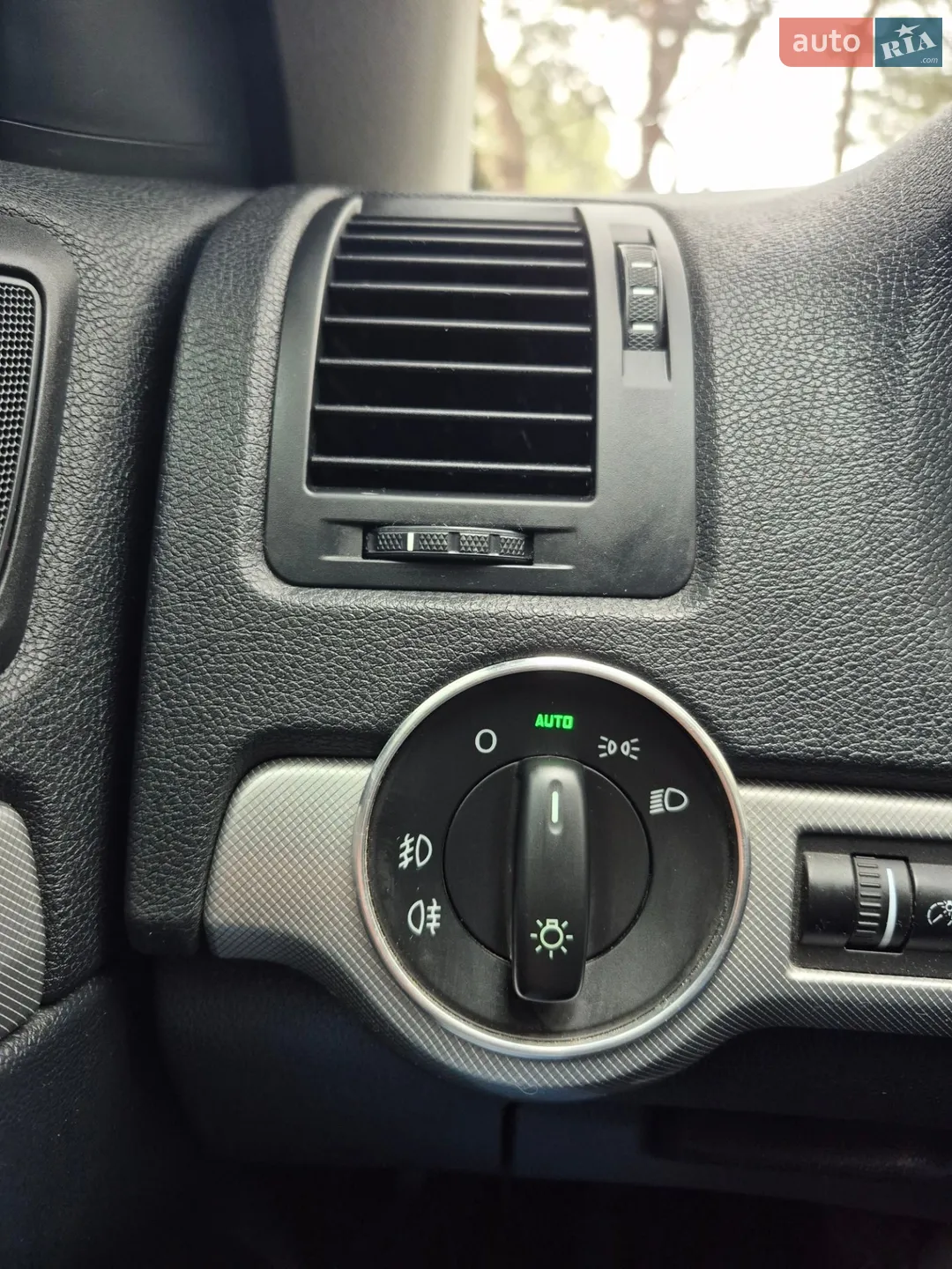 2011 Skoda Octavia - мініатюра 12
