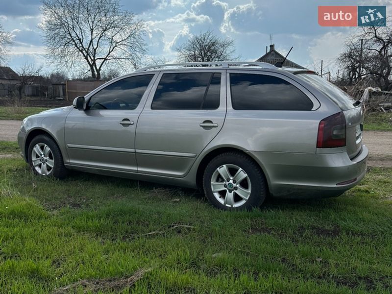 Универсал Skoda Octavia 2011 в Близнюках
