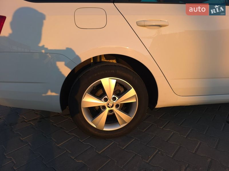 Універсал Skoda Octavia 2014 в Звягелі