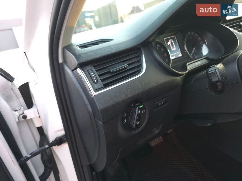 Універсал Skoda Octavia 2014 в Звягелі