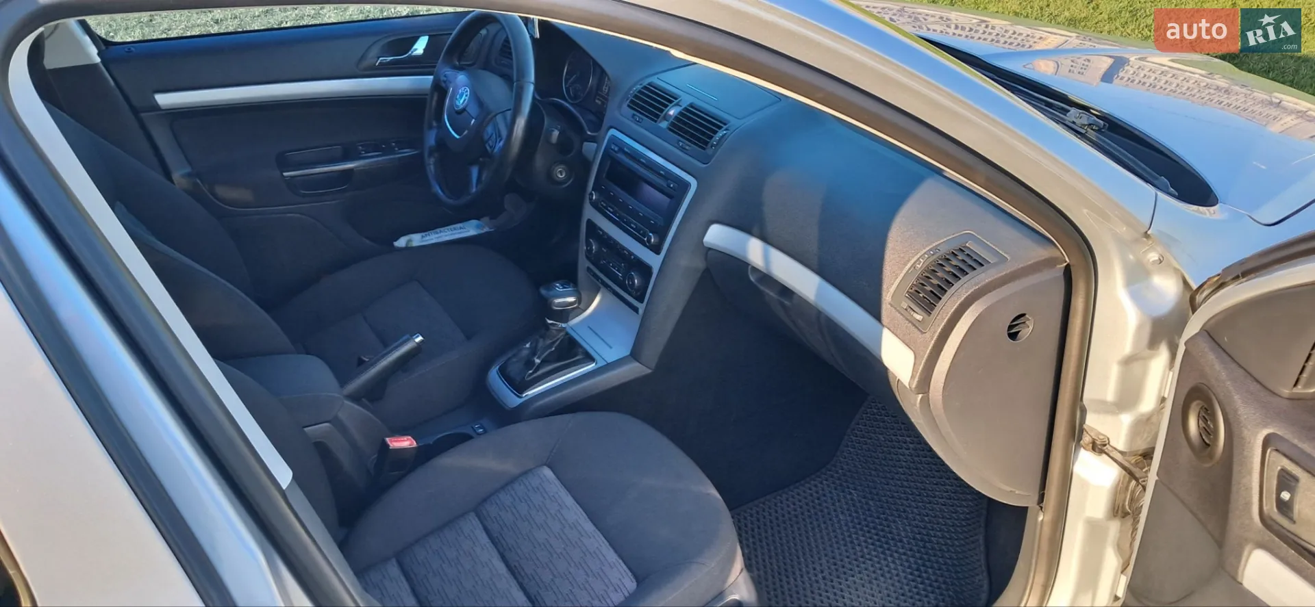 2010 Skoda Octavia - мініатюра 5