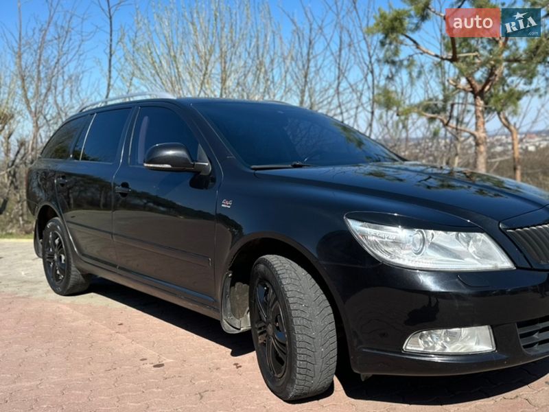 Універсал Skoda Octavia 2011 в Чернівцях
