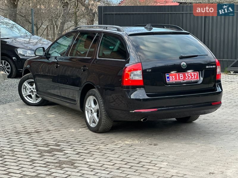Універсал Skoda Octavia 2012 в Сарнах