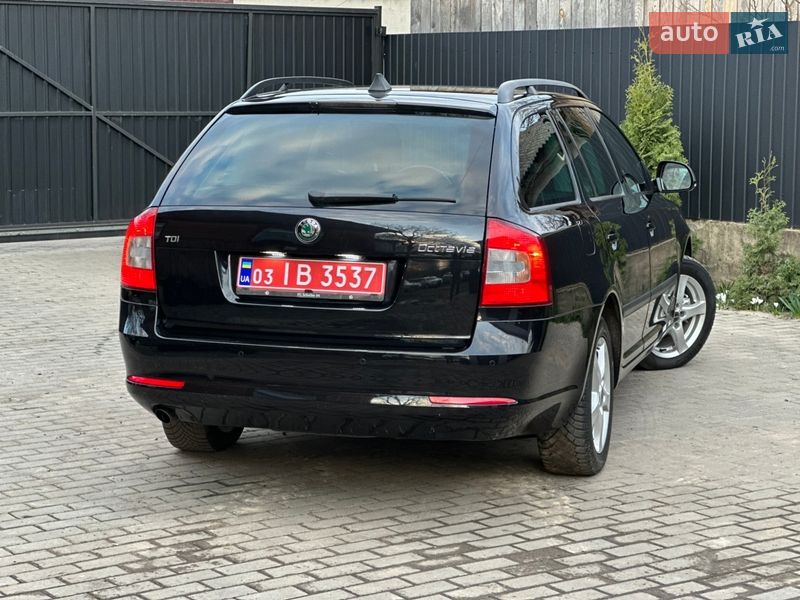 Універсал Skoda Octavia 2012 в Сарнах