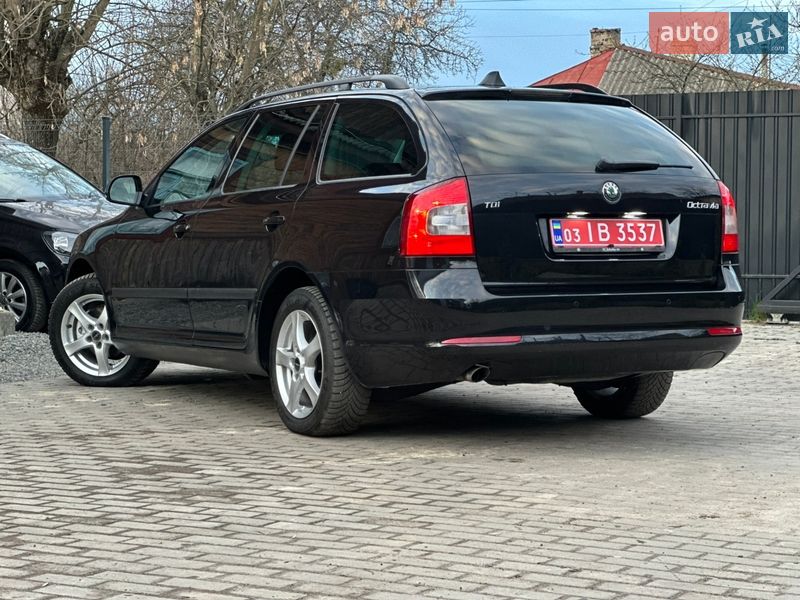 Універсал Skoda Octavia 2012 в Сарнах