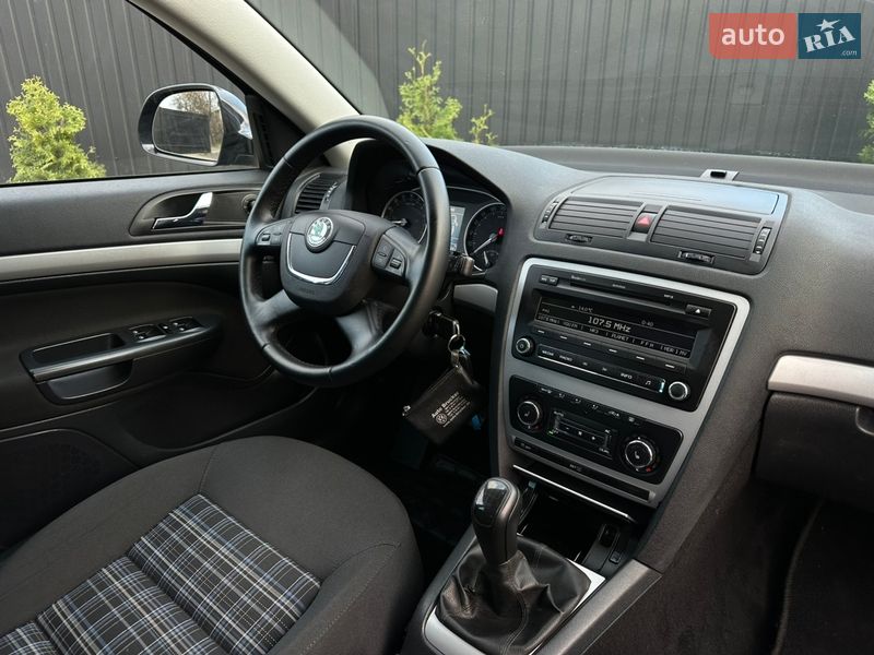 Універсал Skoda Octavia 2012 в Сарнах