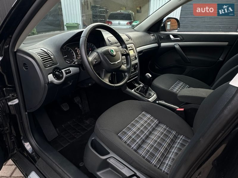 Універсал Skoda Octavia 2012 в Сарнах