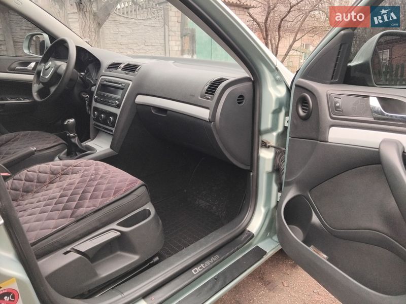 Універсал Skoda Octavia 2010 в Первомайську