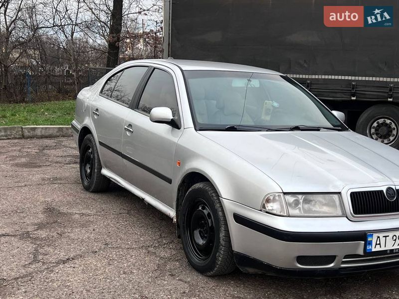 Лифтбек Skoda Octavia 2000 в Черновцах